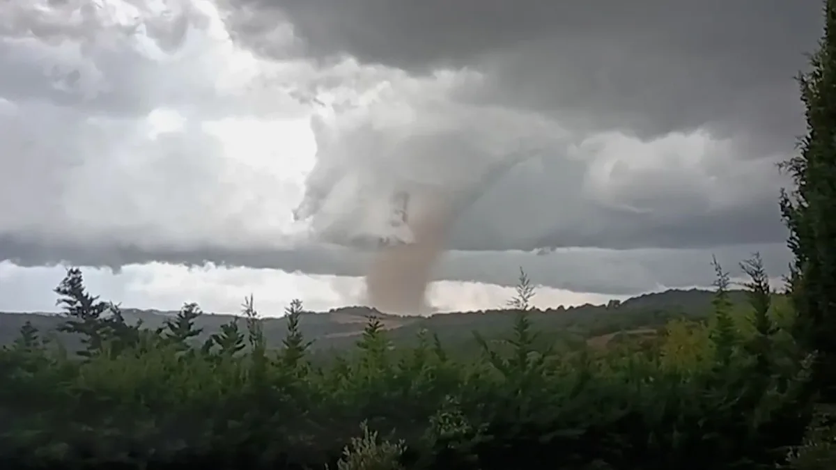 F.A.Z. Podcast FÜR DEUTSCHLAND: Kachelmann zu Sturzflut, Hitze und Dürre: „Horrorvorstellung wäre Tornado in Frankfurt“