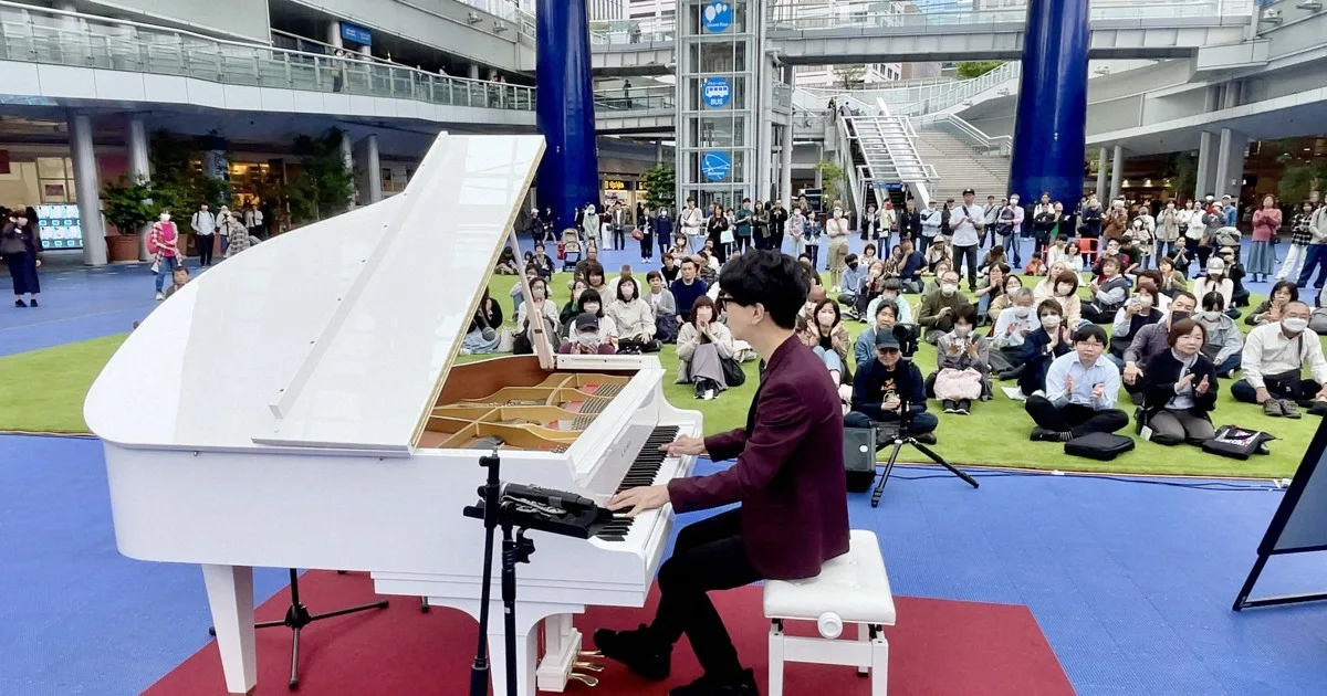 piano ストーリー:人見知りが「ストピの巨匠」に きむらたくやさん、活躍の原点は