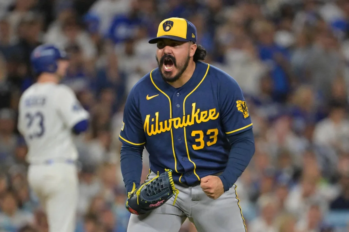 Brewers complete NLCS sweep of Dodgers to reach World Series