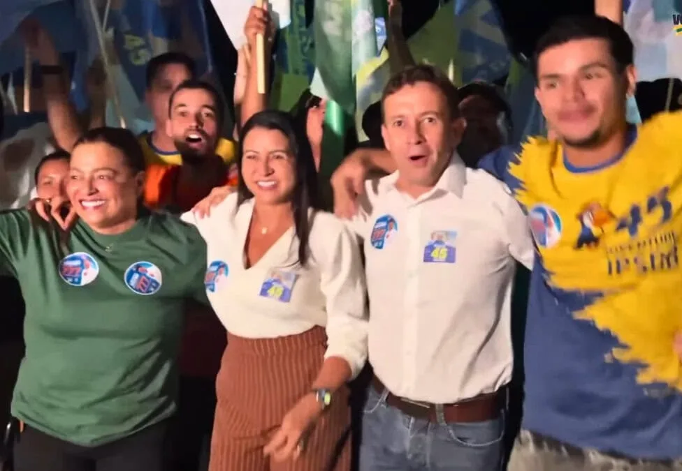 Eduardo Velloso é recebido por militância na sabatina do ac24horas