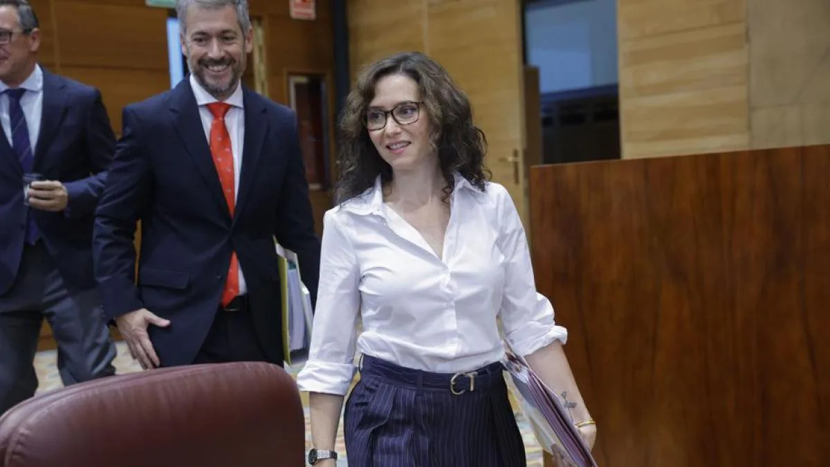 Ayuso dice que el ático no era para ella, pero “tendría derecho a una vivienda como otros presidentes”