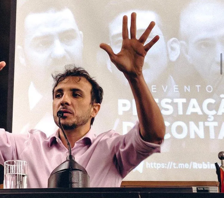 O que acontece após suspensão da campanha à Presidência de Renan Santos?