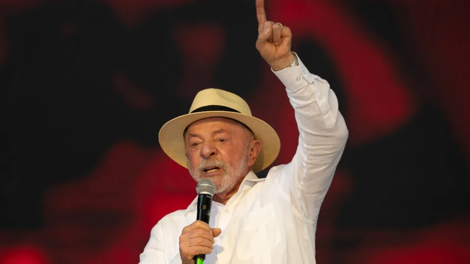 Lula critica candidatos que apostam na internet para chegar à Presidência
