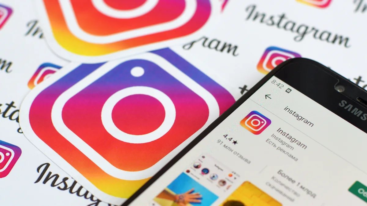 Le nouveau logo Instagram se lit presque Instagzam, et les internautes ne sont pas tendres