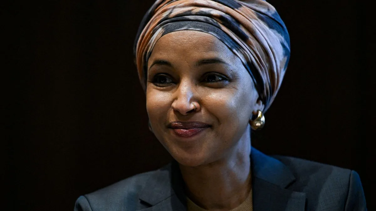 Kurz vor Zwischenwahlen: Durchsuchung bei Trump-Kritikerin Omar