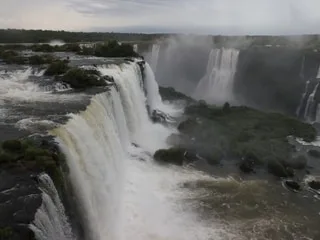 « Il ne cesse de pleuvoir » : les chutes d’Iguazú fermées en Argentine à cause des alertes de crues liées à El Niño