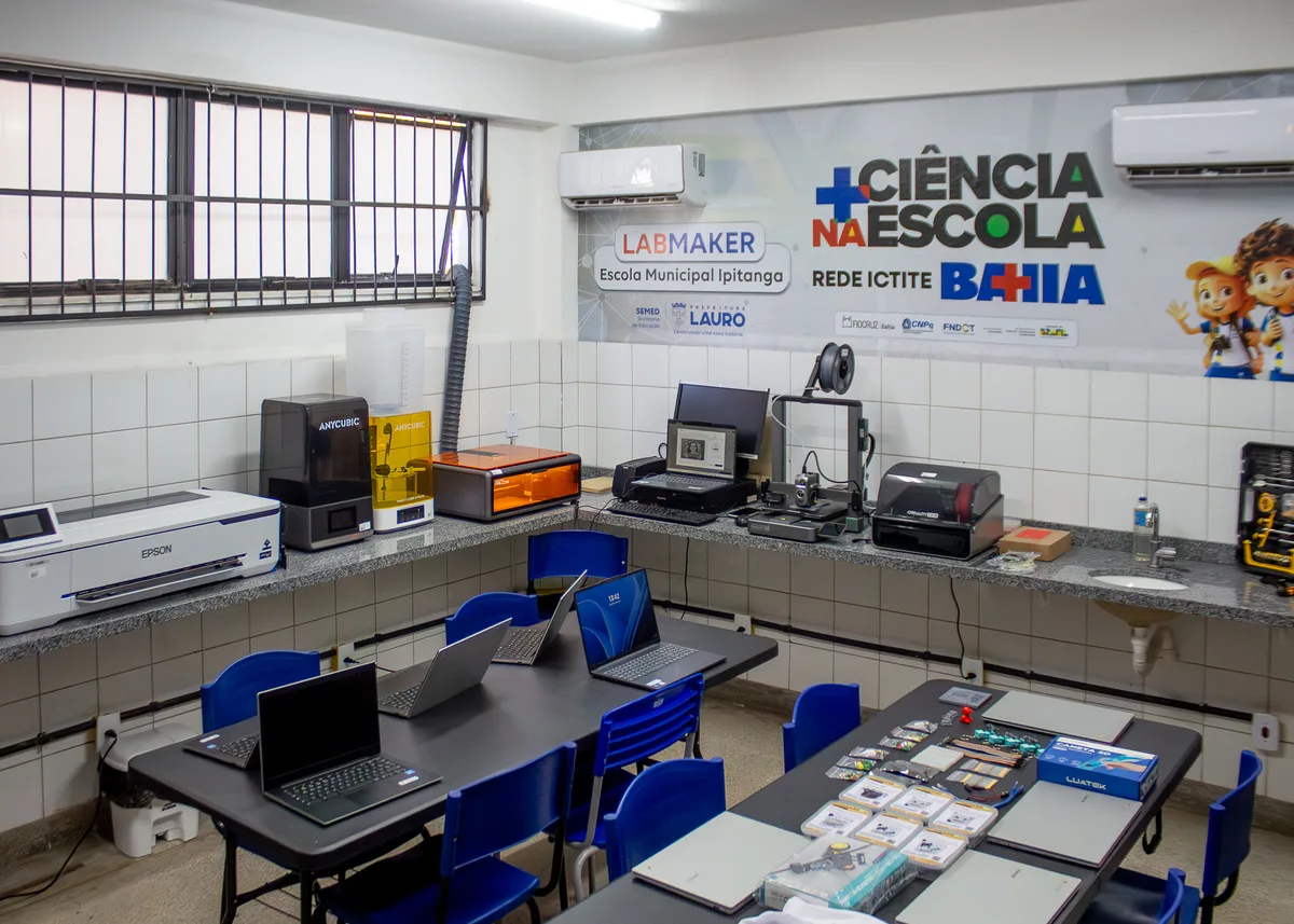 Lauro de Freitas inaugura 1º laboratório Maker da rede municipal