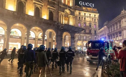 Disturbios sacuden centro de Milán; enfrentamientos dejan saqueos, incendios y choques con policía italiana