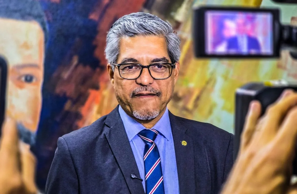 Sem dano ao erário: Edvaldo Magalhães usa parecer do TCE para afastar ameaça de inelegibilidade
