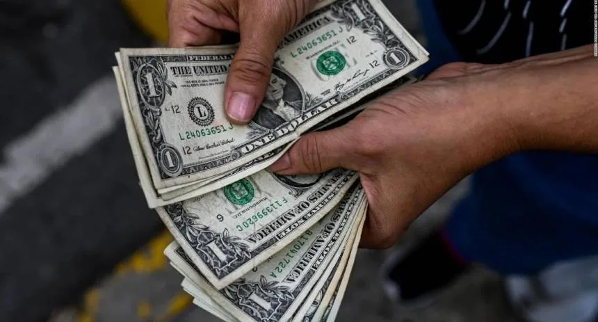 Dólar oficial mantiene la tendencia alcista: Así cotizó este 19Ago