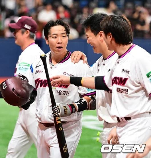 KIA 침몰시킨 9회 2사 끝내기 만루홈런, 통산 8홈런 포수가 해냈다 “나도 어떻게 쳤는지 모르겠다, 다시 치라면 못쳐”