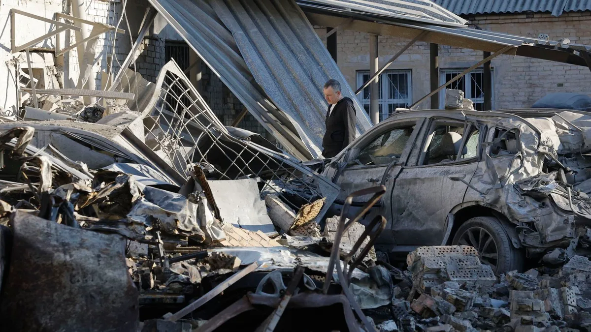Mueren al menos cinco personas en dos ataques rusos en Kiev y en la región de Mikolaiv