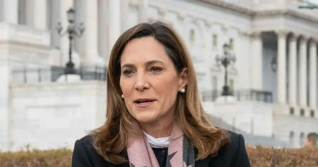 Congresista María Elvira Salazar dice que Trump apoyará legalizar a algunos inmigrantes