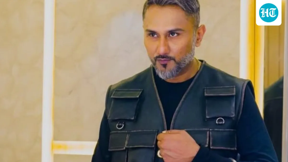 Yo Yo Honey Singh appears before Maharashtra Cyber Cell in objectionable remarks case after skipping earlier summons; questioned for over 2 hours