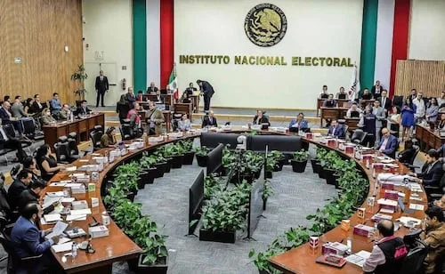 Encuentran irregularidades en estudios para remodelar edificio del INE