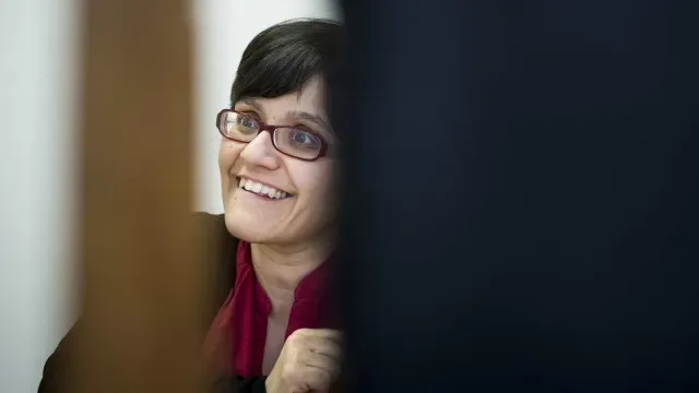 PCP quer fichas, refeições e material escolar grátis até ao 12.º ano