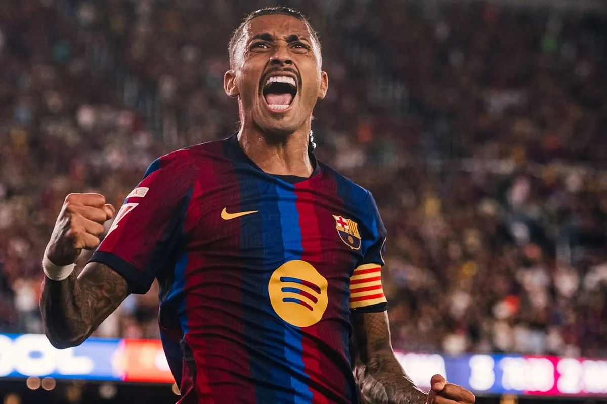 Raphinha inicia temporada no Barcelona com cinco gols em três jogos