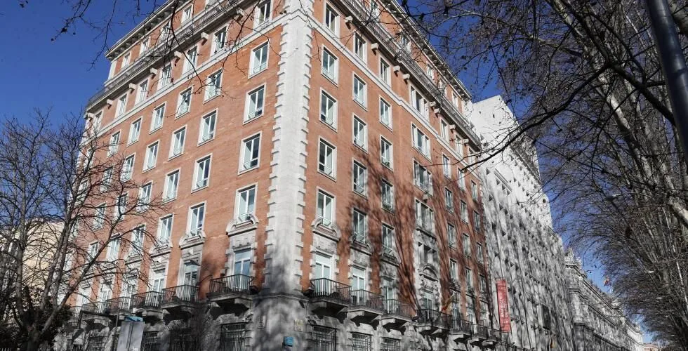 El Tesoro coloca 5.740 millones, pero paga más por su deuda tras las subidas de tipos