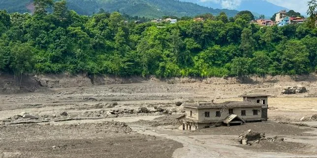 Au Népal, une crue dévastatrice fait au moins 95 morts