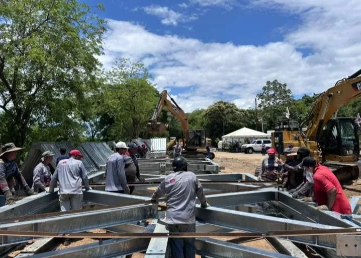 Ensamblan puente modular para restituir el paso entre Aragua y Guárico