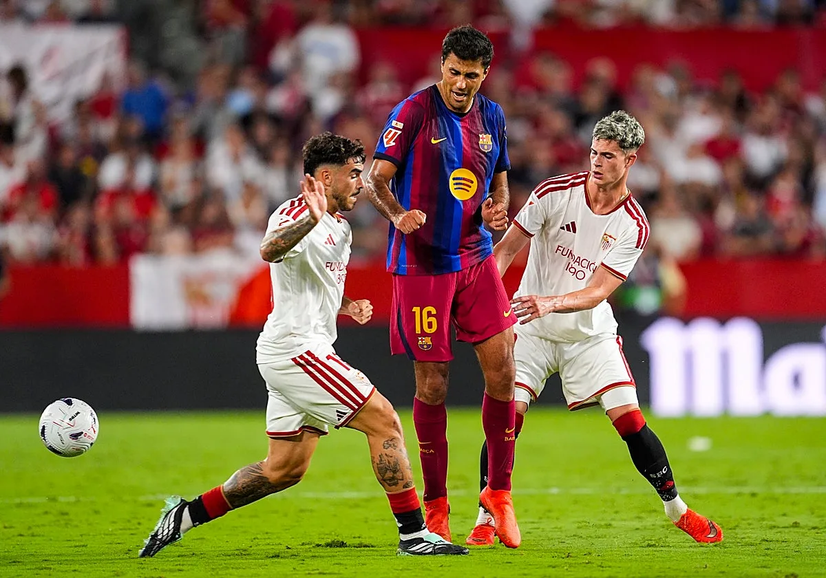 Rodri Hernández alaba el trabajo del Sevilla FC: «Nos puso los pies en la tierra»