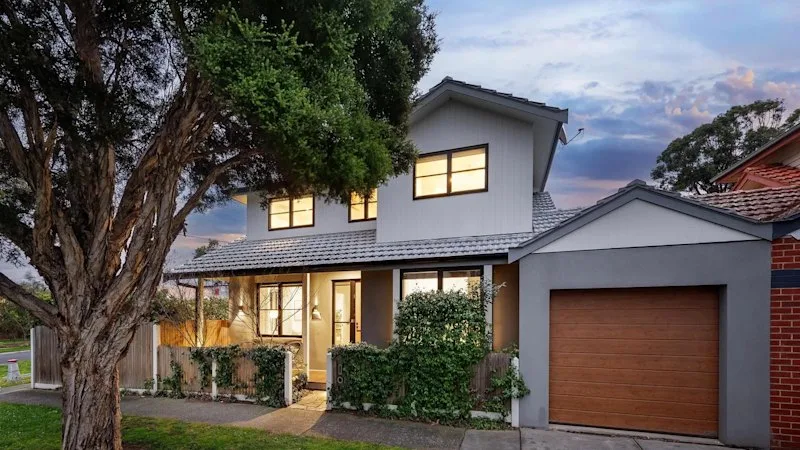 Downsizer nabs $1,515,000 renovated Northcote house after reserve cut