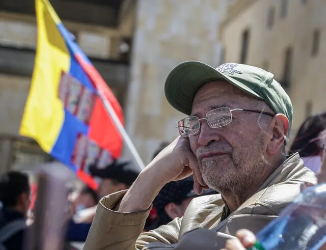 Hay nueva aclaración sobre qué edad debe tener un trabajador para recibir la pensión en Colombia: la Corte Suprema fijó reglas clave