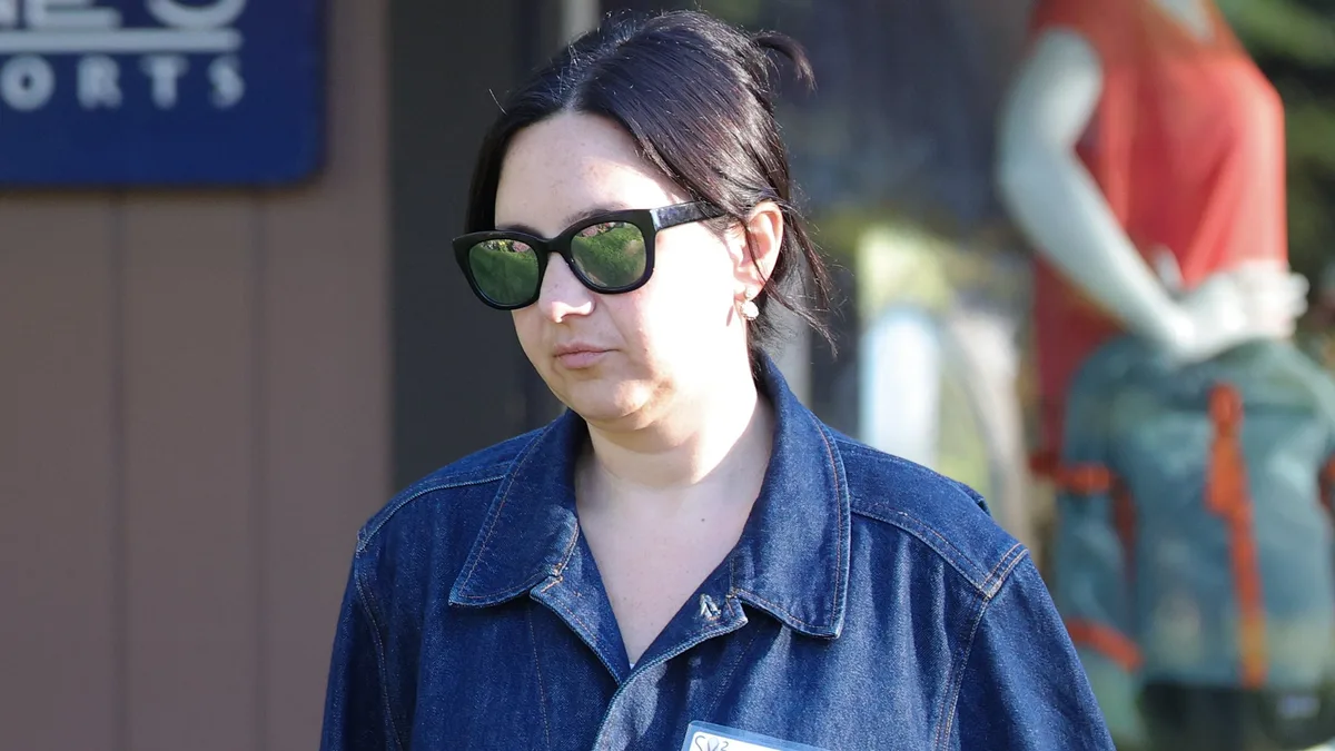MAGA-Curious CBS News Boss Bari Weiss Caught in Network ‘Cold War’ With Tom Cibrowski