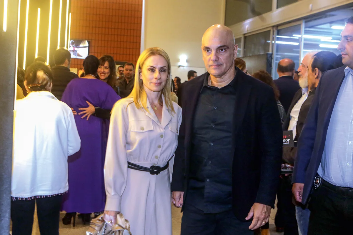 Contratos entre escritório de esposa de Moraes e empresas de Vorcaro somam R$ 208 milhões