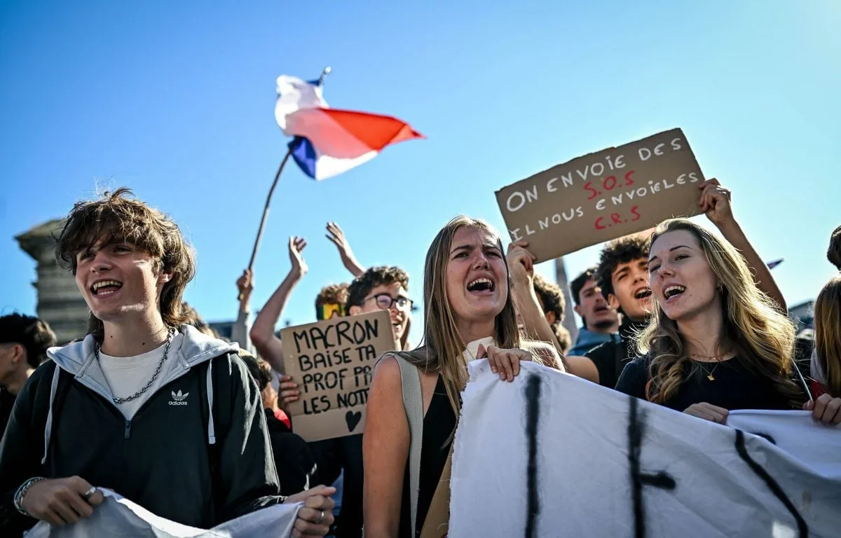 Blocus des lycéens : « Ça ne va pas s’arrêter »… Les vacances scolaires peuvent-elles éteindre le mouvement ?