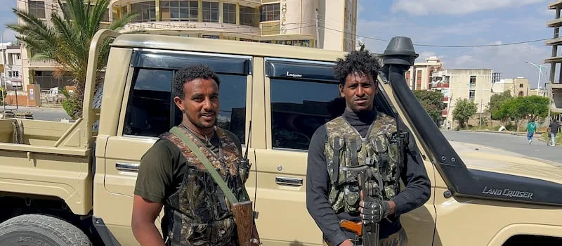 Ethiopian troops enter town on border with Eritrea, stoking war fears