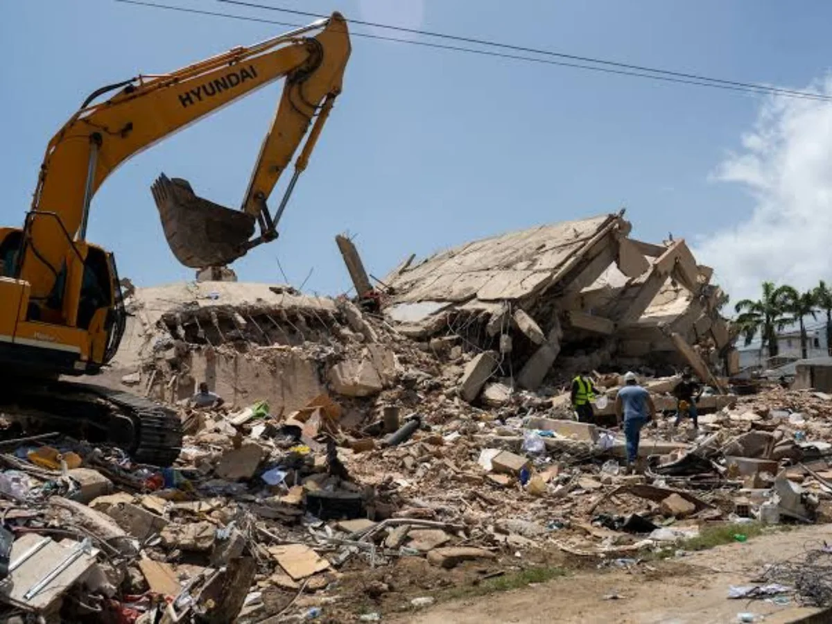 Acumulación de escombros en Caraballeda despierta alarmas ambientales mientras el Estado promete reciclaje