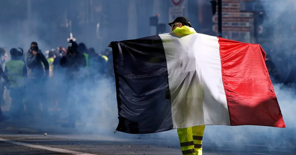 Ultraviolentos y combativos, los Chalecos Amarillos regresan a Francia seis años después de sus protestas más brutales