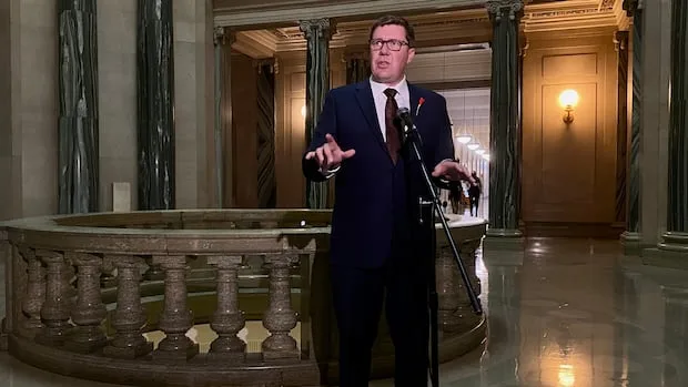 Premier Scott Moe speaks on trade dispute, announces retaliatory tariffs on U.S. booze