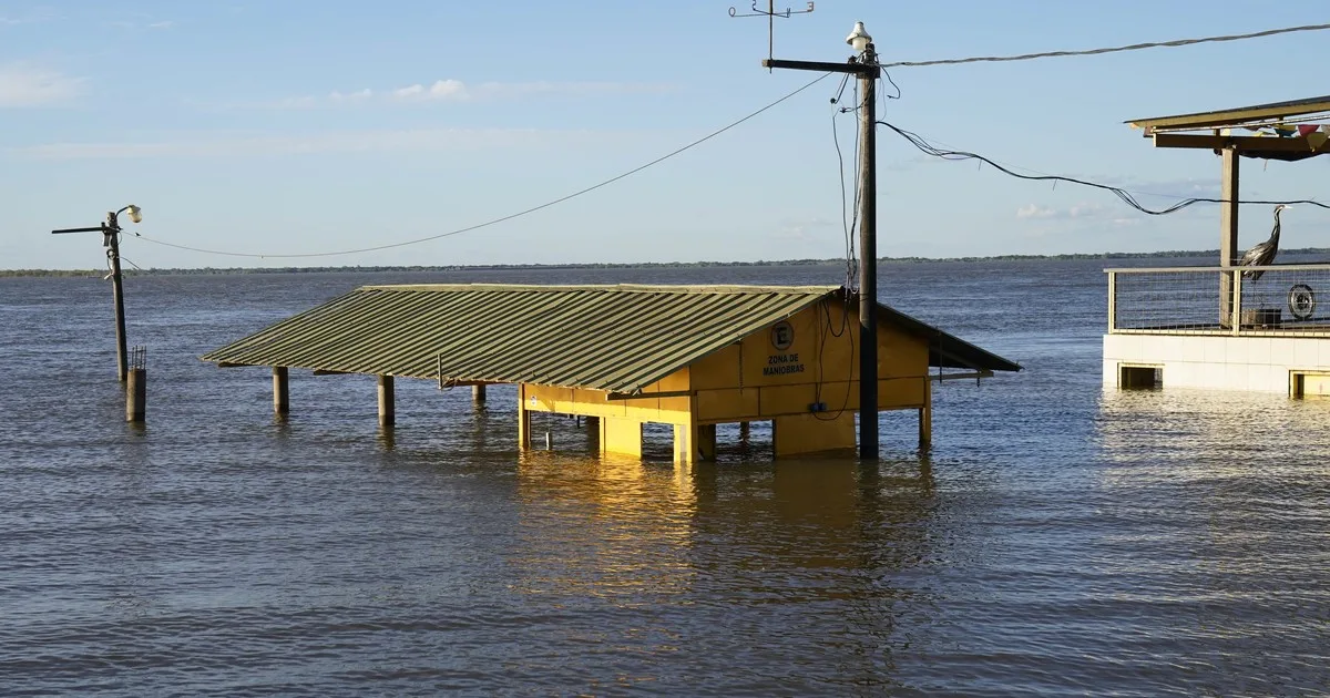 Inundaciones en el Litoral: ya hay más de 400 evacuados en Corrientes por la histórica crecida del río Paraná