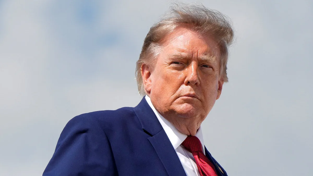 Scaramucci Reveals Trump’s Make-Up Routine