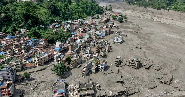 Nepal. 165 mortos, 2 portugueses entre os 1300 desaparecidos