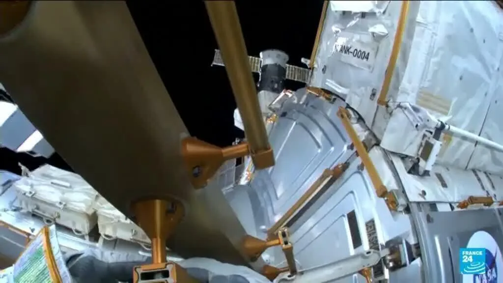 Sophie Adenot a débuté sa sortie dans l'espace, une première pour une astronaute française