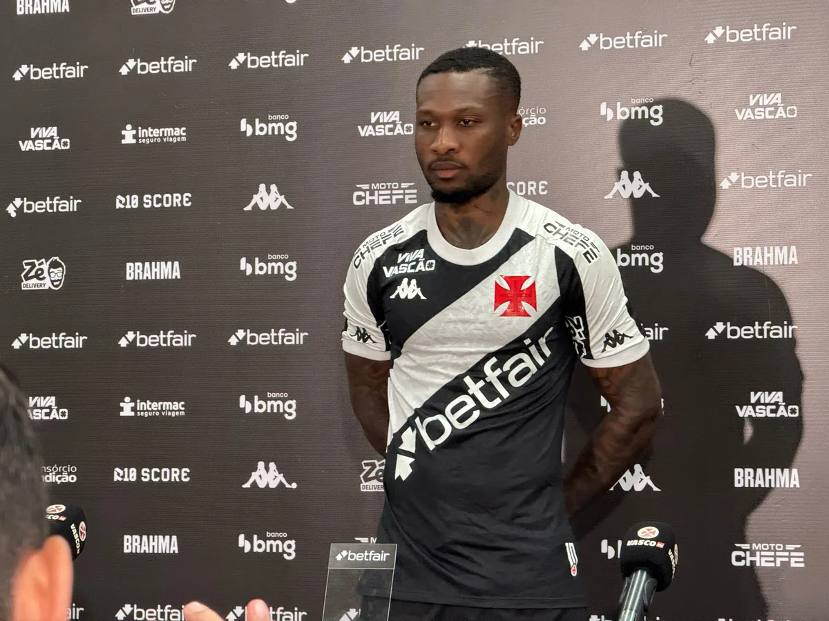 Do meme da mão no ouvido ao retorno: Loide ganha chance de recomeço no Vasco