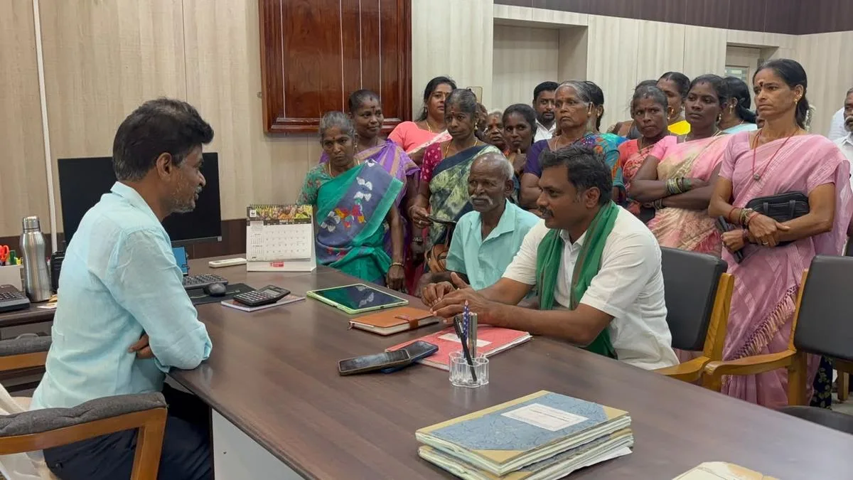 Affected villagers around Girivalam path request Tiruvannamalai Corporation to drop merger of villages