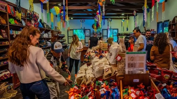 Honduras recibió más de 15,500 visitantes salvadoreños durante la Semana Agostina