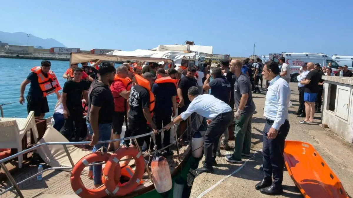 Al menos seis muertos al naufragar un ferry con 270 personas frente a la costa norte de Chipre