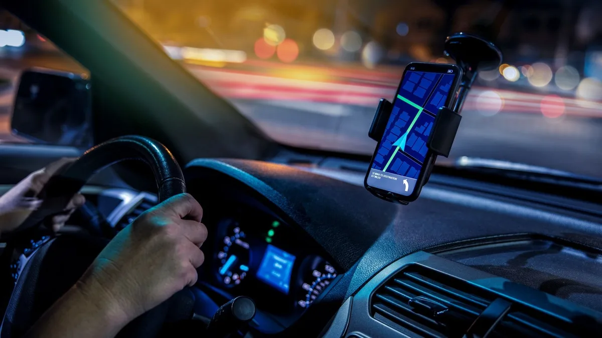 MPT processa Uber por cobrança de 'taxa para motoristas trabalharem'