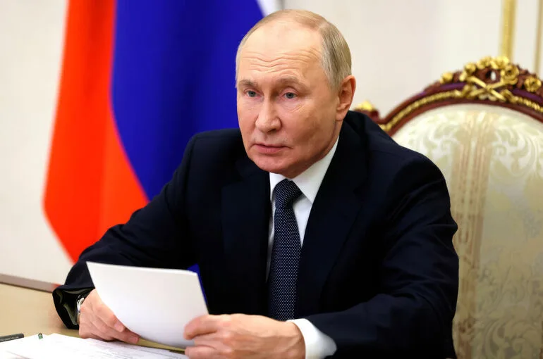 Путин: Дорожному хозяйству принадлежит особая роль в жизни России