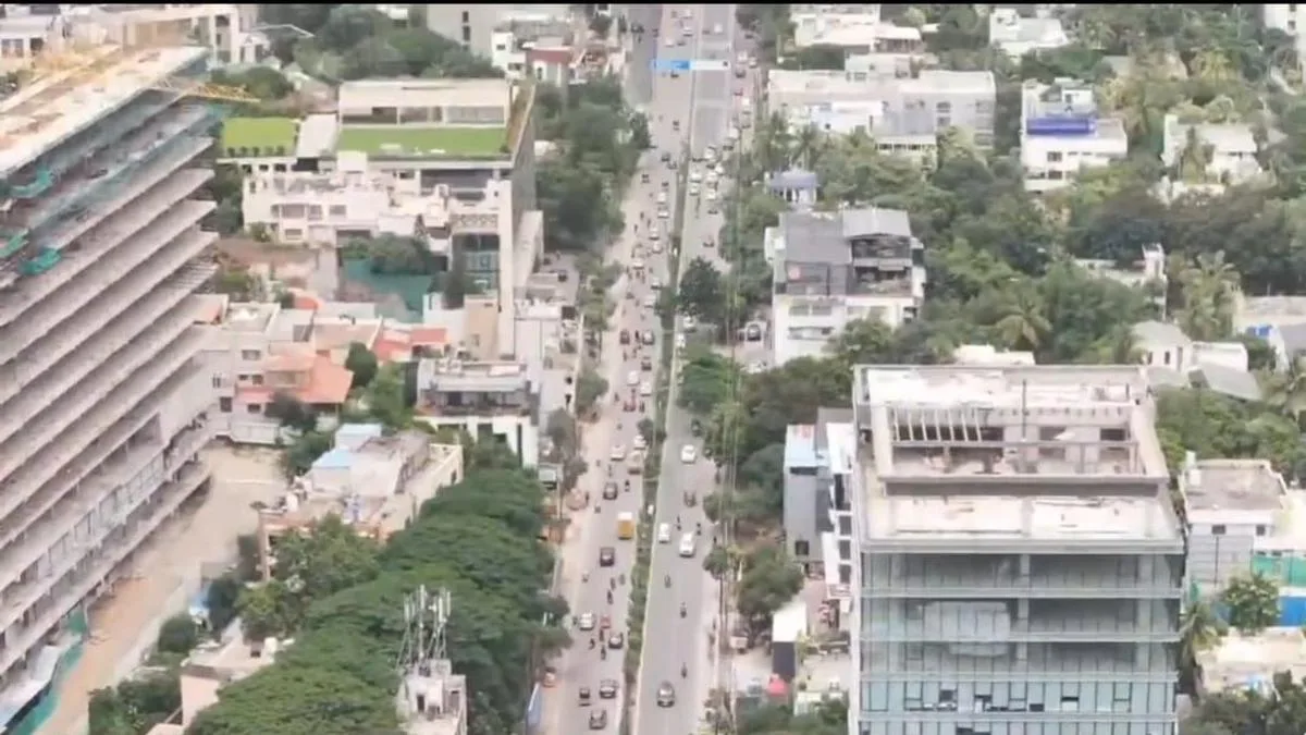 Commuters embrace KBR one-way, wonder about the need for flyovers