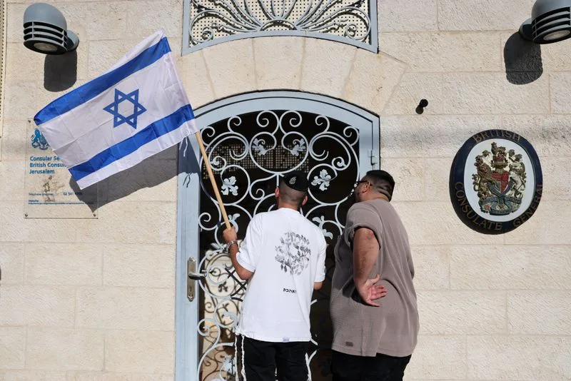 British diplomats to remain at scaled-down mission in Jerusalem