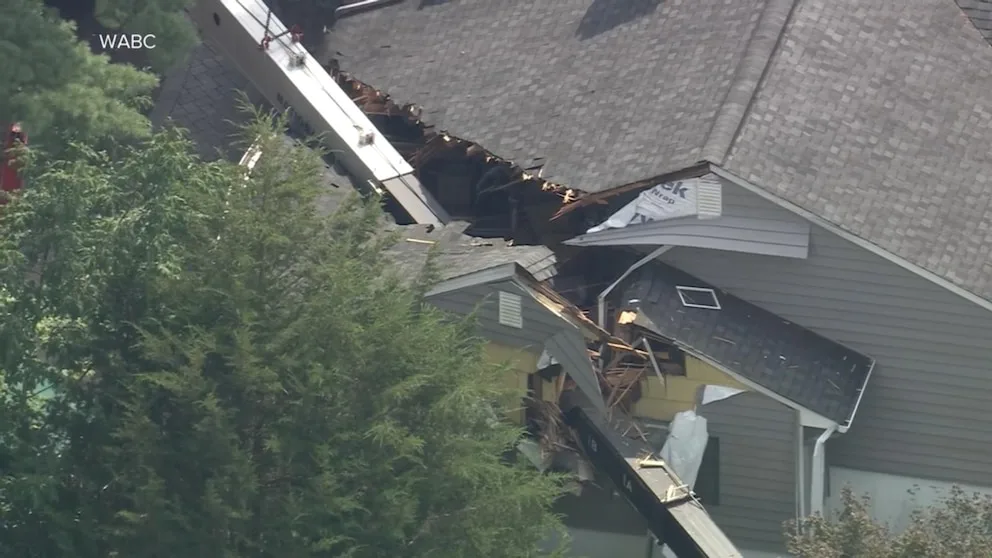 WATCH: Large crane collapses onto New Jersey homes