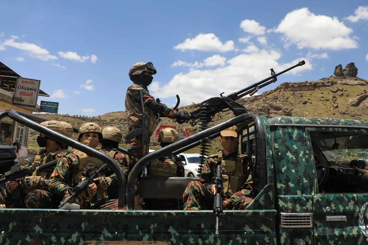 Houthis push for control of Yemen highlands, Trump reportedly called off air strikes
