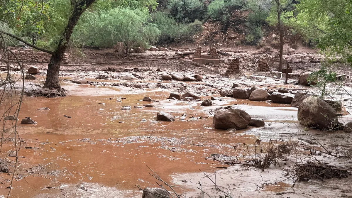 VÍDEOS e FOTOS mostram enxurrada no Grand Canyon que deixou 1 morto e 15 desaparecidos nos EUA