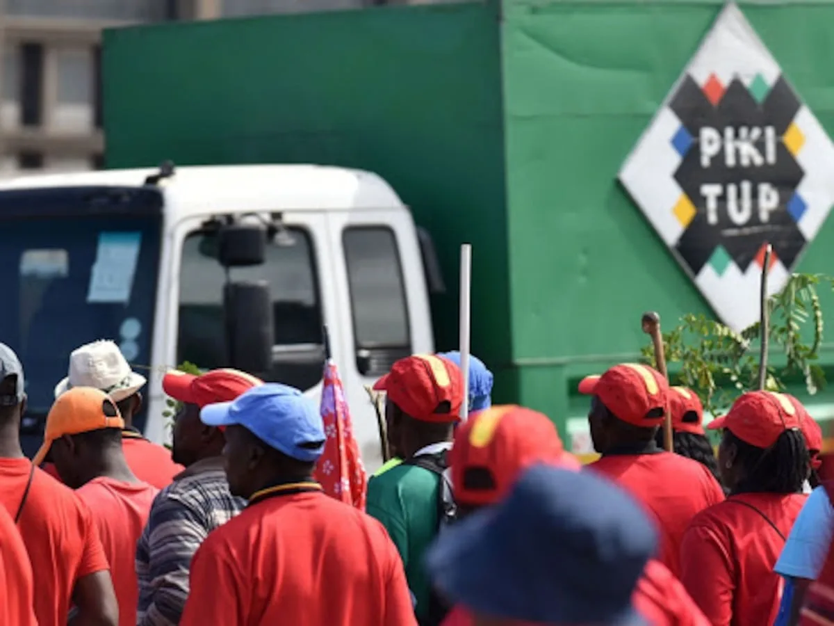 Pikitup chair blames Joburg’s finance system for trash crisis